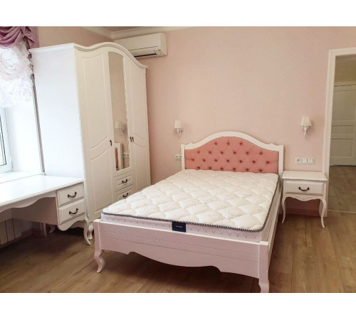 Двуспальная кровать Авиньон MUR-111-01/1 с каретной стяжкой